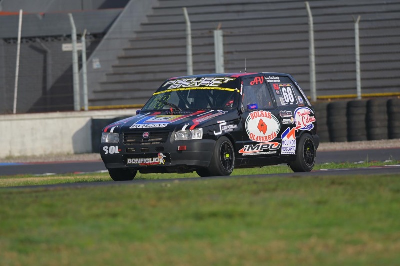 Nueva victoria de Nicols Benito en el Turismo Pista